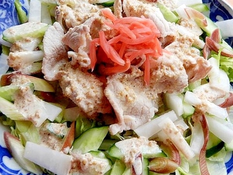 おつまみにも♡豚こま肉でOK❤胡麻ダレでサラダ♪